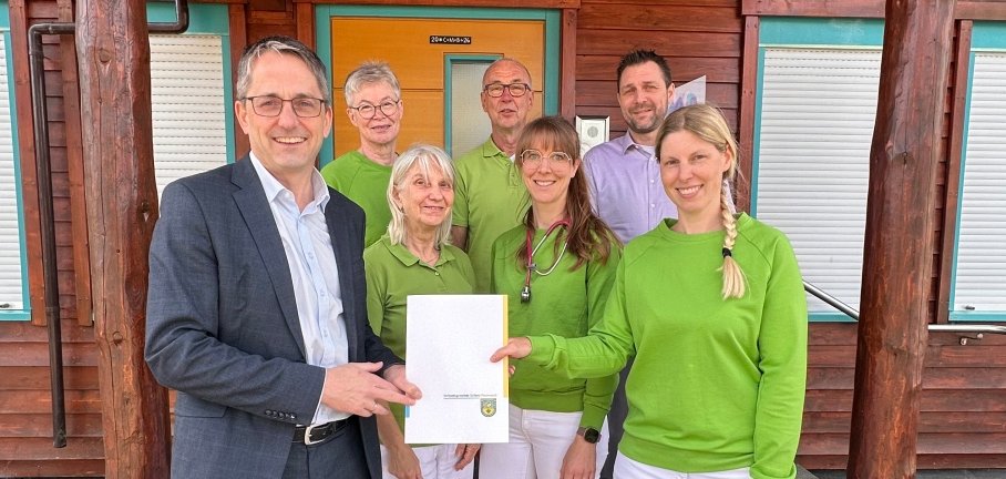 Pressefoto Übergabe Förderbescheid in Freilingen