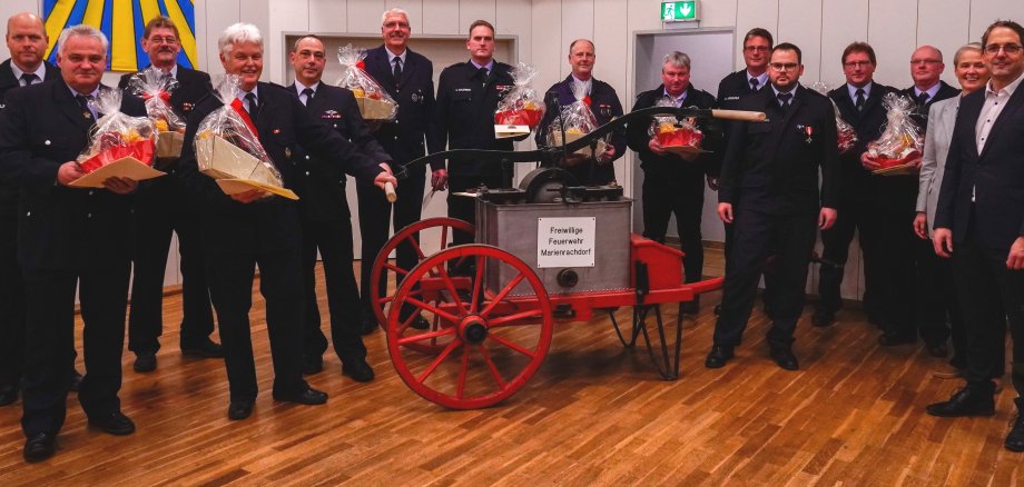 Gruppenbild Feuerwehrdienstversammlung