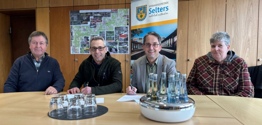 Pressefoto Bachpatenschaft Pressefoto Bachpatenschaft