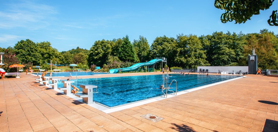 Foto Schwimmbecken Freibad