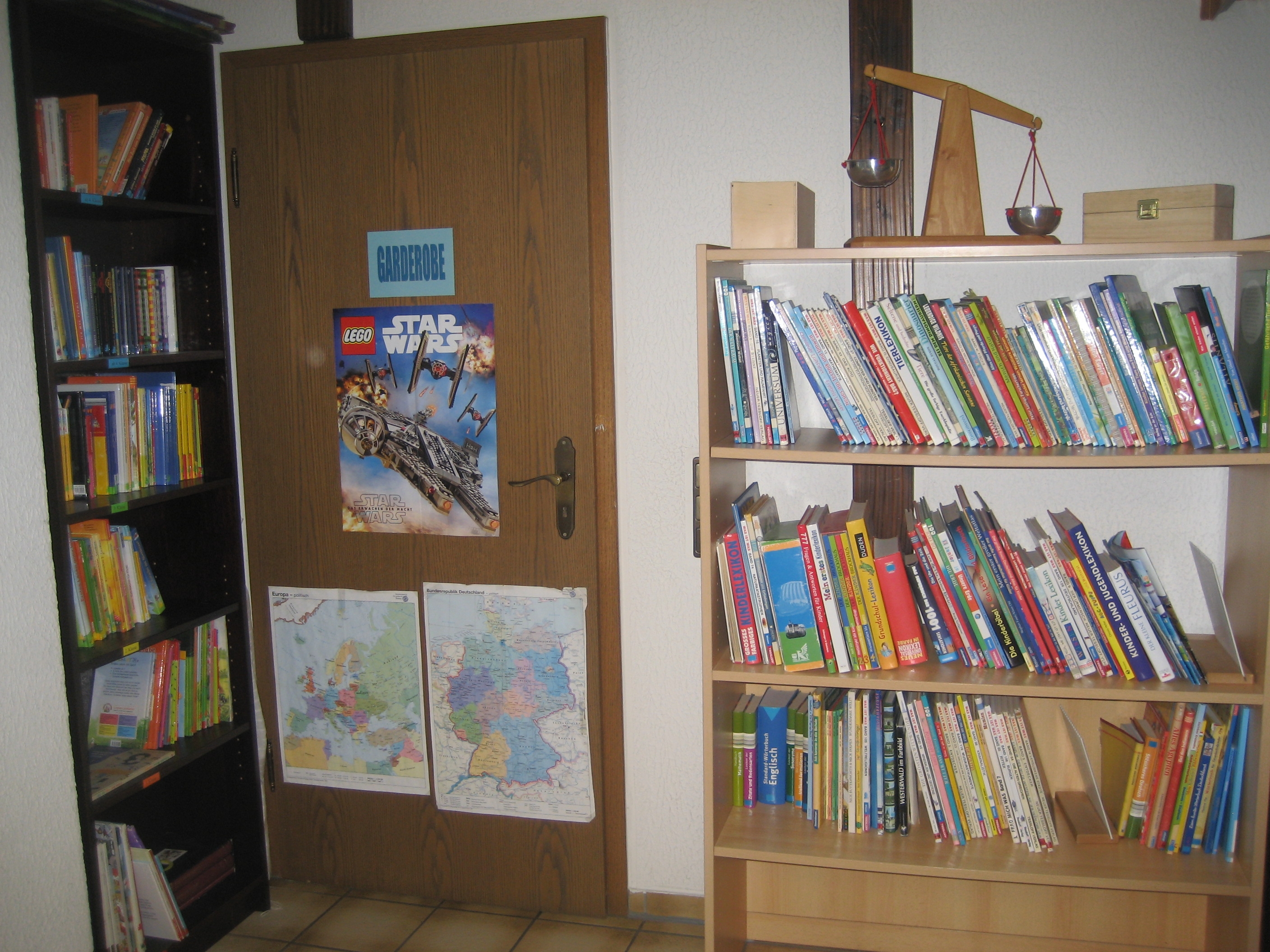 Kinderhort VG Selters Bücherregal