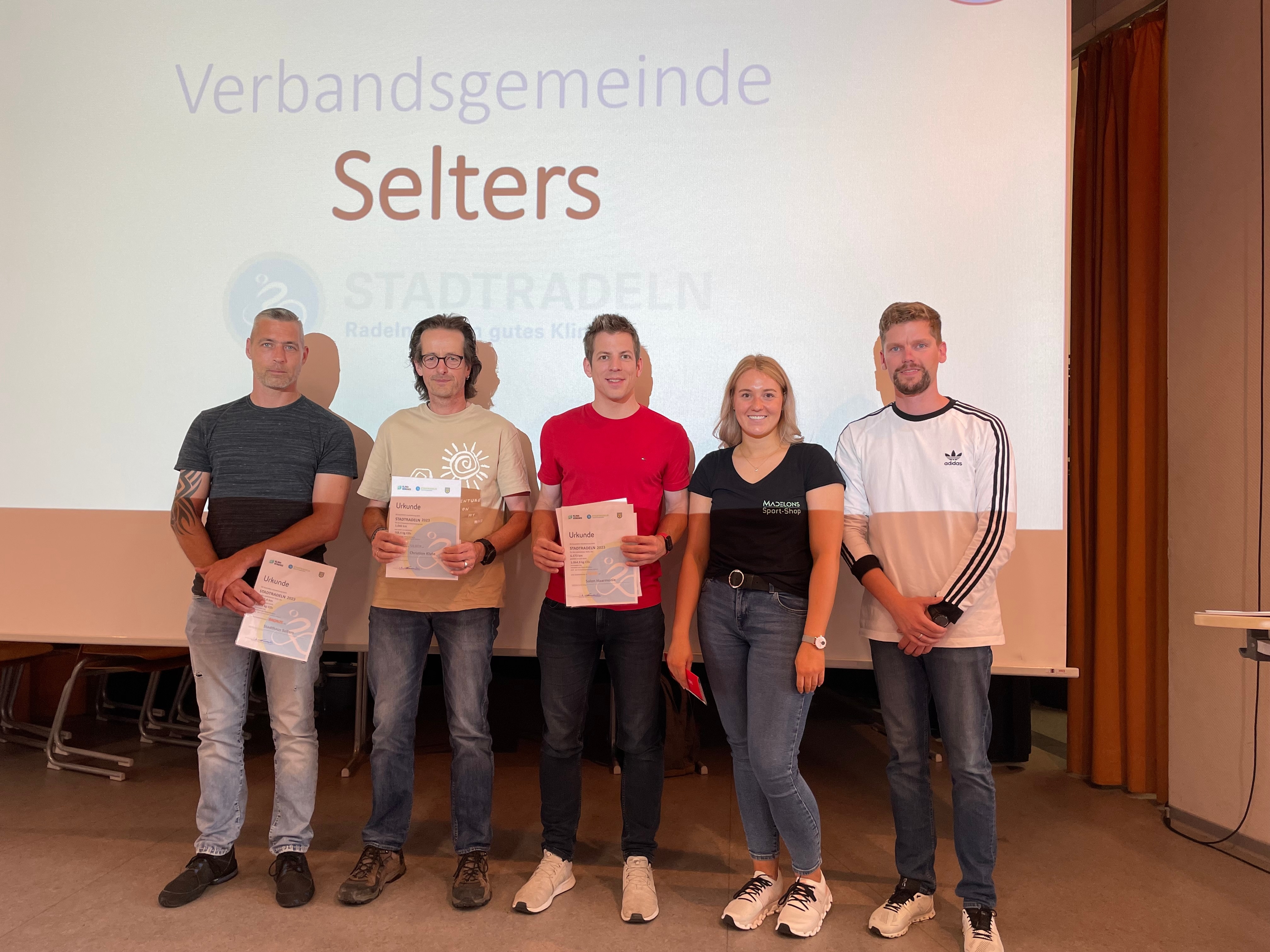 Gruppenfoto Siegerehrung Stadradeln