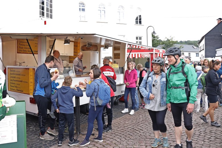 Reges Treiben rund um den Marktplatz